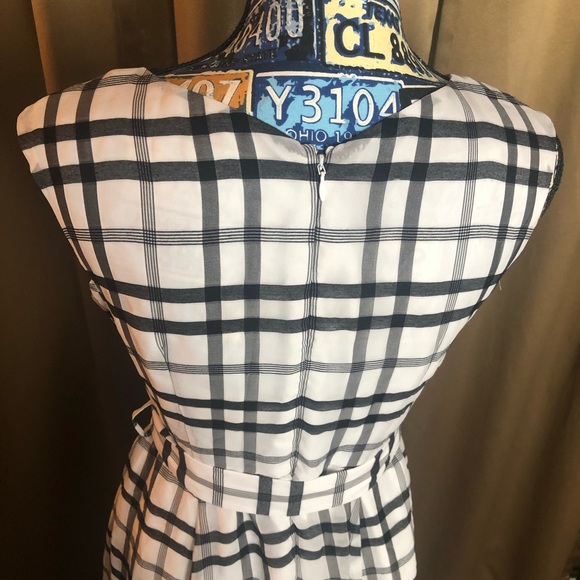 Rirandure Sleeveless Faux Wrap Dress - Picture 9 of 16